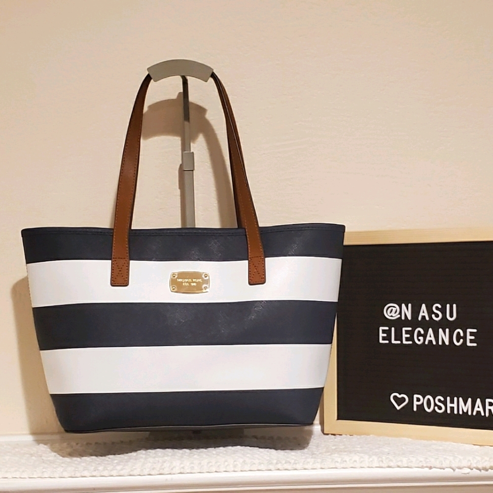 Authentic Michael Kors Shoulder Bag
